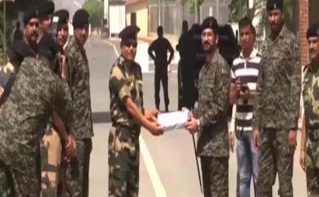 india pakistan army celebrates ramzan by exchanging sweets