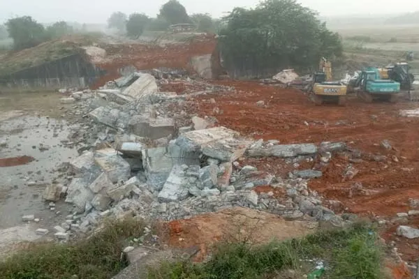  The explosion that lost the sleep of the youth for Bridge to be broken in thanjavur