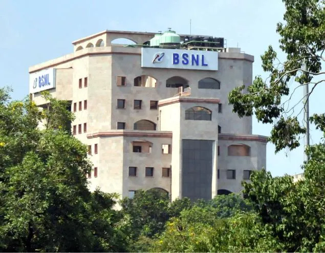 GOVERNMENT CONSIDERING MAY BE PROVIDE 74000 CRORES FUND THE RECOVER IN BSNL AND MTNL COMPANY 