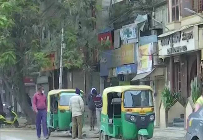 TAMILNADU AND KARNATAKA BORDER TRANSPORT STOP 