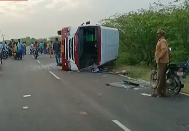 viruthunagar district, mini bus incident employees police investigation 