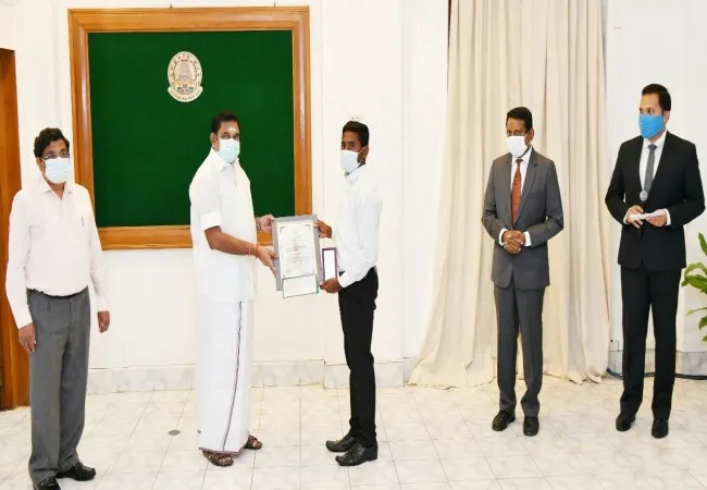 chennai cm palanisamy directly wishes to upsc exam winning persons 
