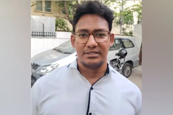 A medical student caught in the lurch at Hidden camera in the bathroom