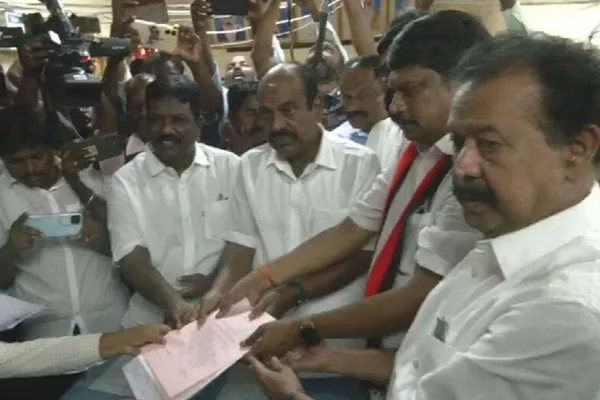  DMK candidate filing nomination on Vikravandi by-election