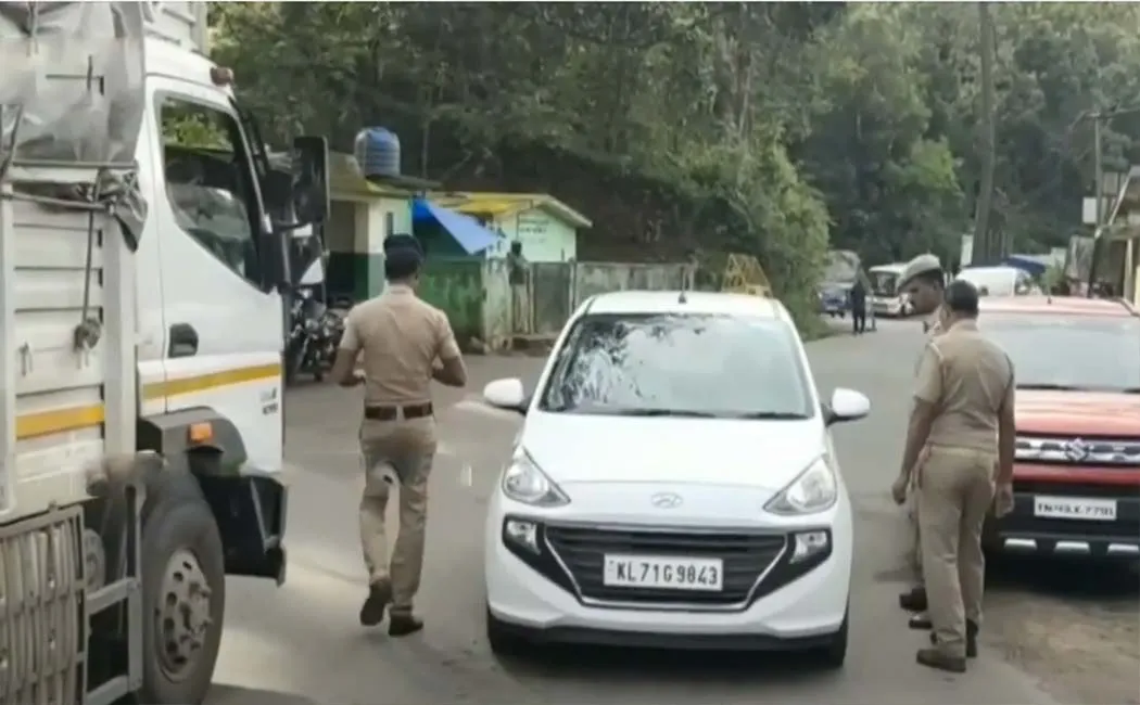 Intensive vehicle check on Tamilnadu-Kerala border!