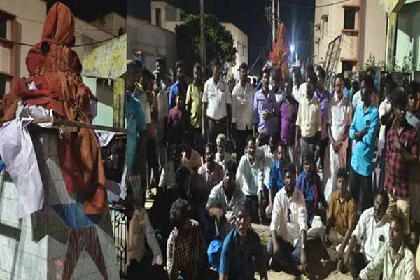 Ambedkar statue incident VCk members protest on road