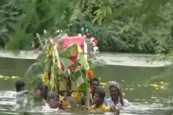 Cuddalore dt Collector order veeracholapuram village incident 