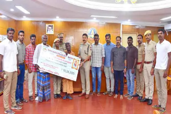 Resilience done by colleagues to the family of the deceased policeman
