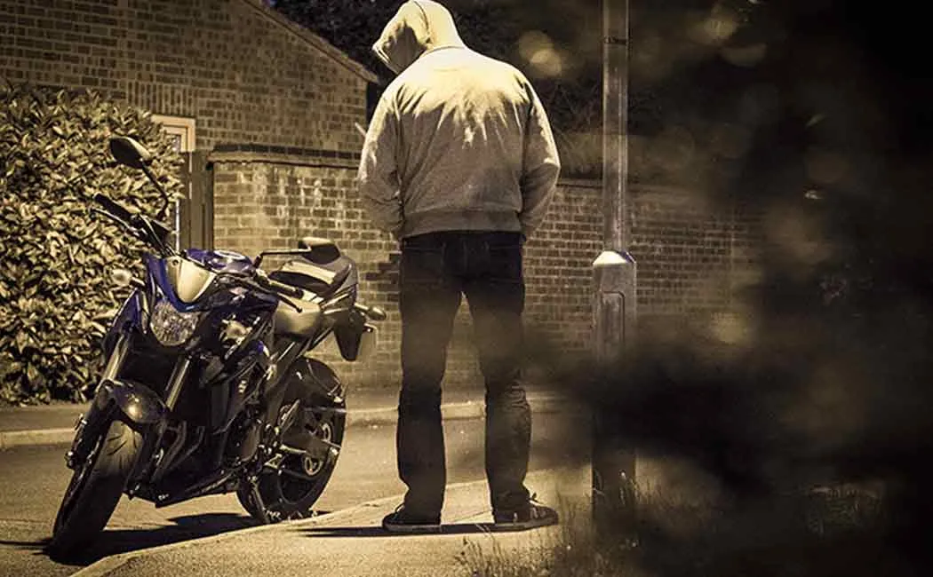 14 pound chain robbery with women riding bikes in viluppuram 