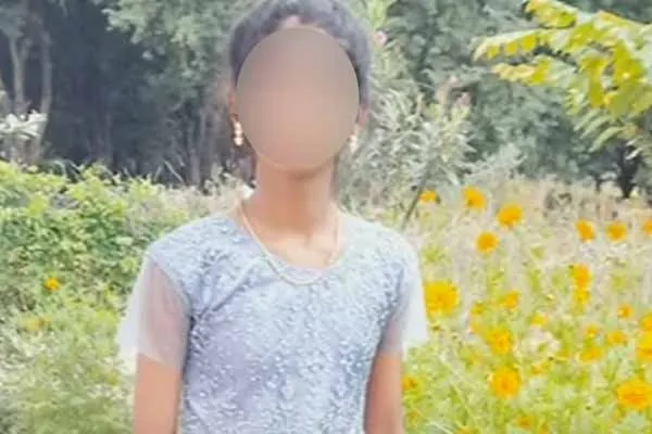 Girl issue in event given by ADMK welfare schemes RTO investigation