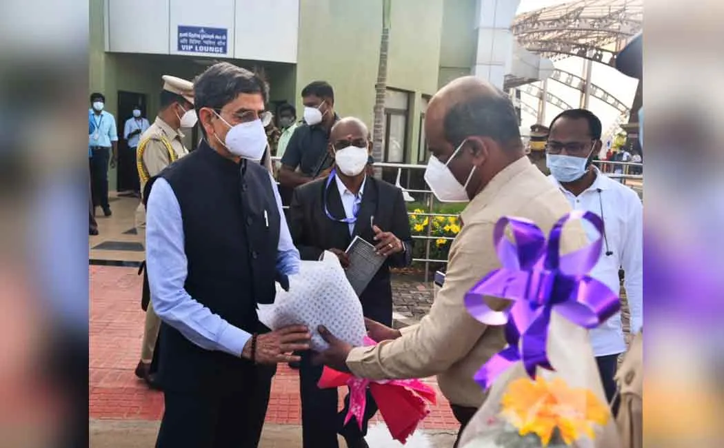 Trichy District Collector sent off the Governor