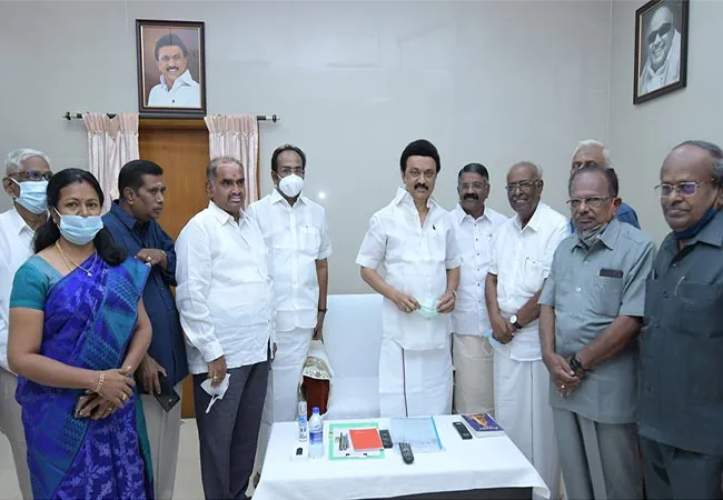 Tamil scholars meet with Chief Minister MK Stalin led by Solomon Papaya!