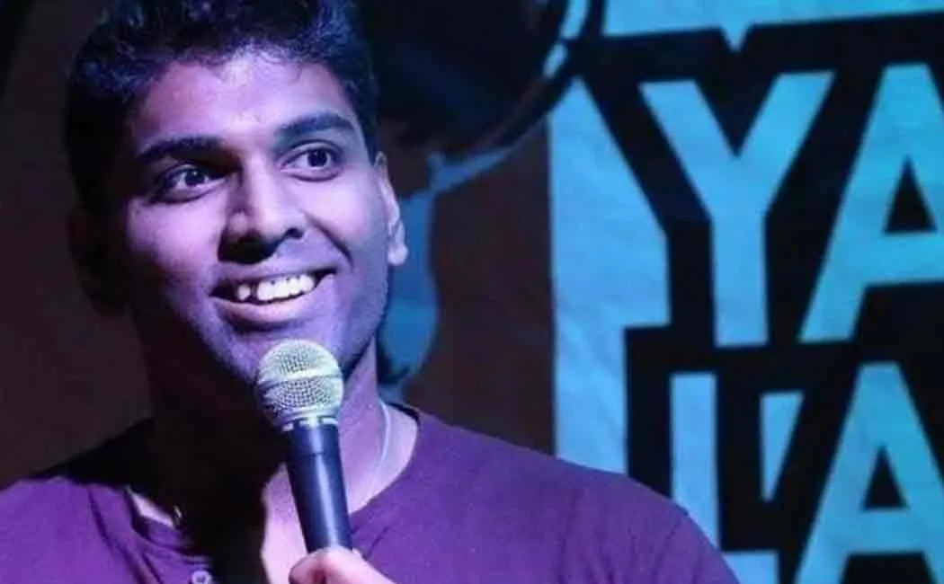 popular standup comedian passed away on stage during his performence