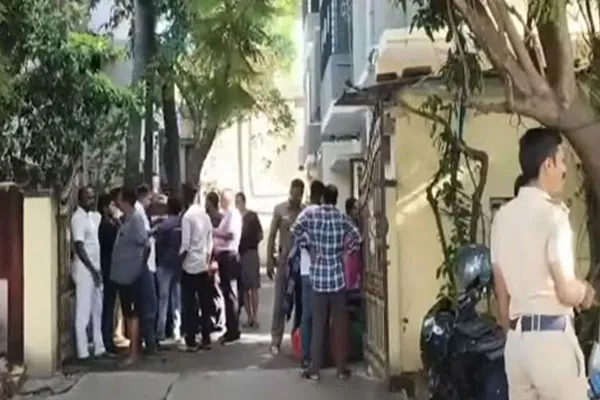 4 people including a doctor and a lawyer commit hit in Chennai