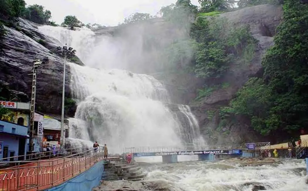 Collector who allowed bathing in courtallam