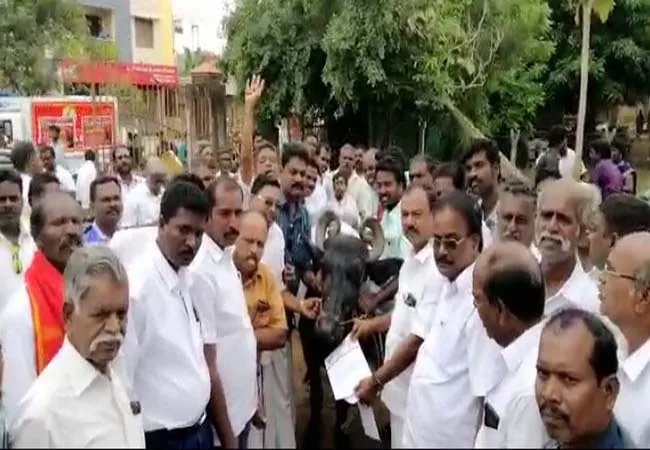 cuddalore dmk leaders meet collector local body election vote counting 