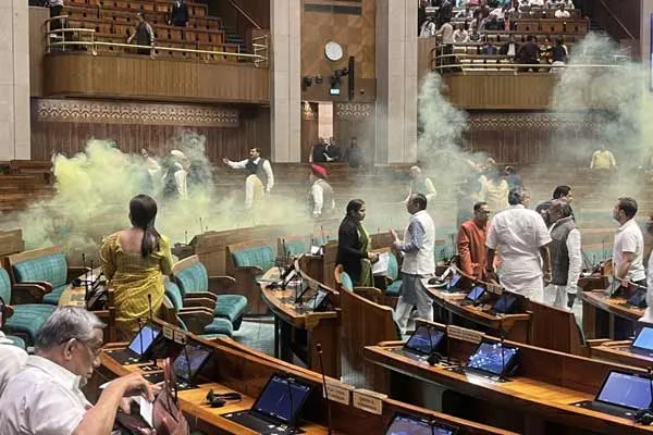 Parliamentary Security Breach Incident; Police custody for 4 people