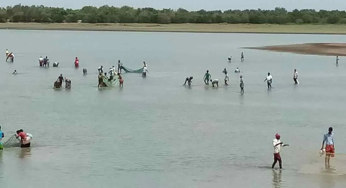  People from Karaivetti Paradur
