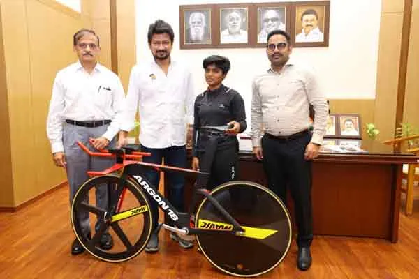 cycling student request udhayanidhi stalin gives cycle covai student