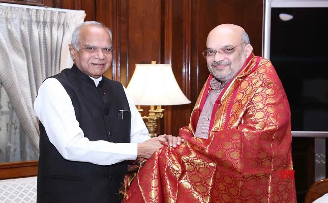 TN CM EDAPPADI PALANISAMY MEET WITH UNION HOME MINISTER AMITSHAH  IN GUINDY GOVERNOR HOUSE