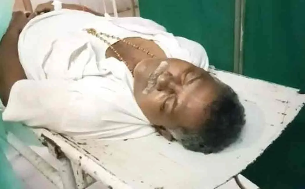andhra man pased away while he is in queue to buy onion
