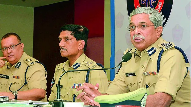 ANDHRA PRADESH CM JAGANMOHAN REDDY CONTINUE ACTIVE WORK WEEK OFF TAKE POLICE 