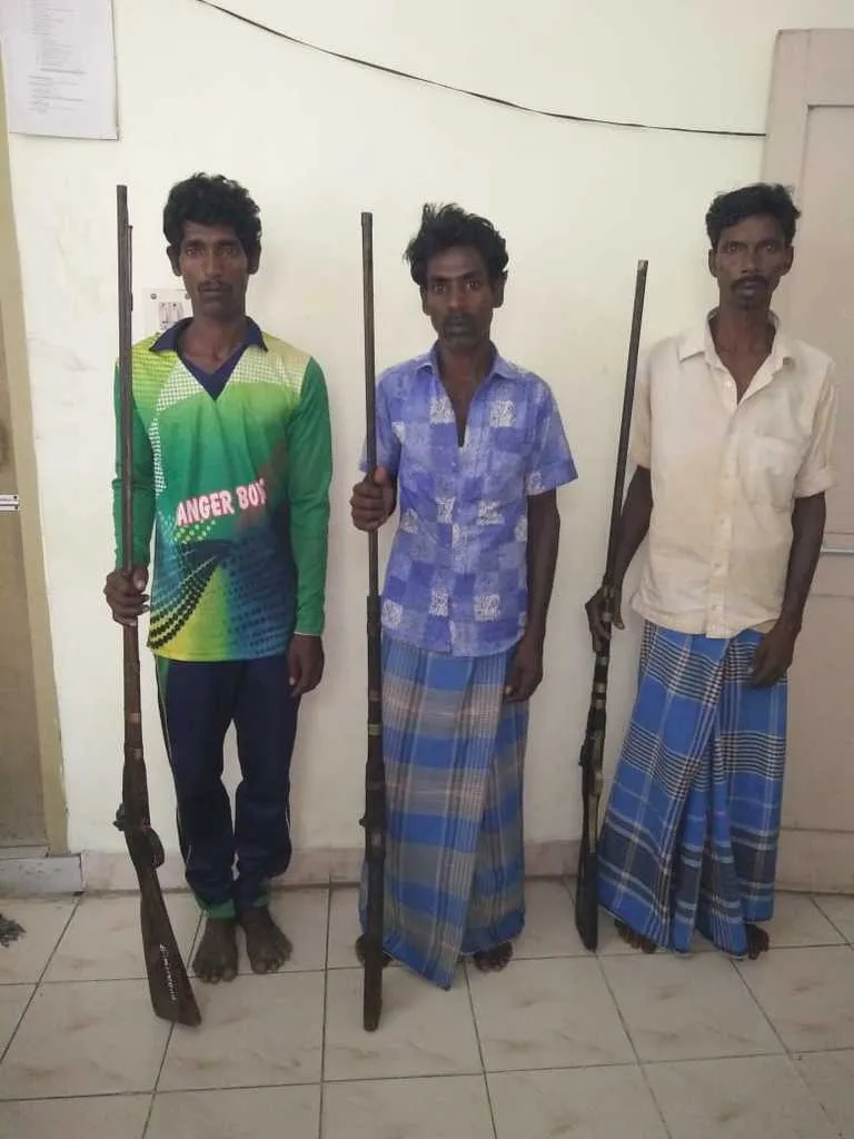  The Vellore district of counterfeit gun?