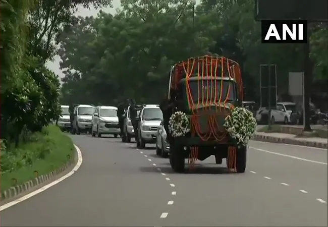 former union minister arun jaitley funeral procession began