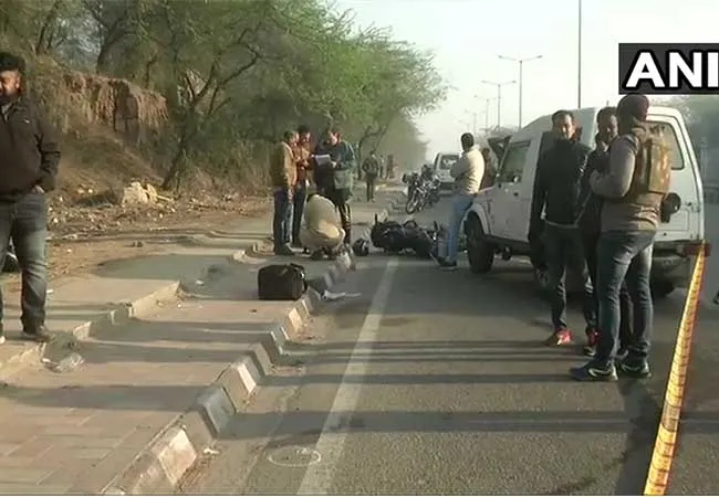 delhi police early morning incident higher officers investigation 