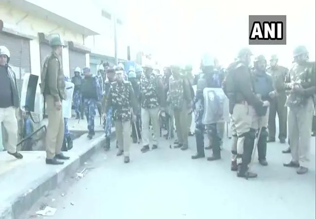 delhi incident police, army raid place along delhi 