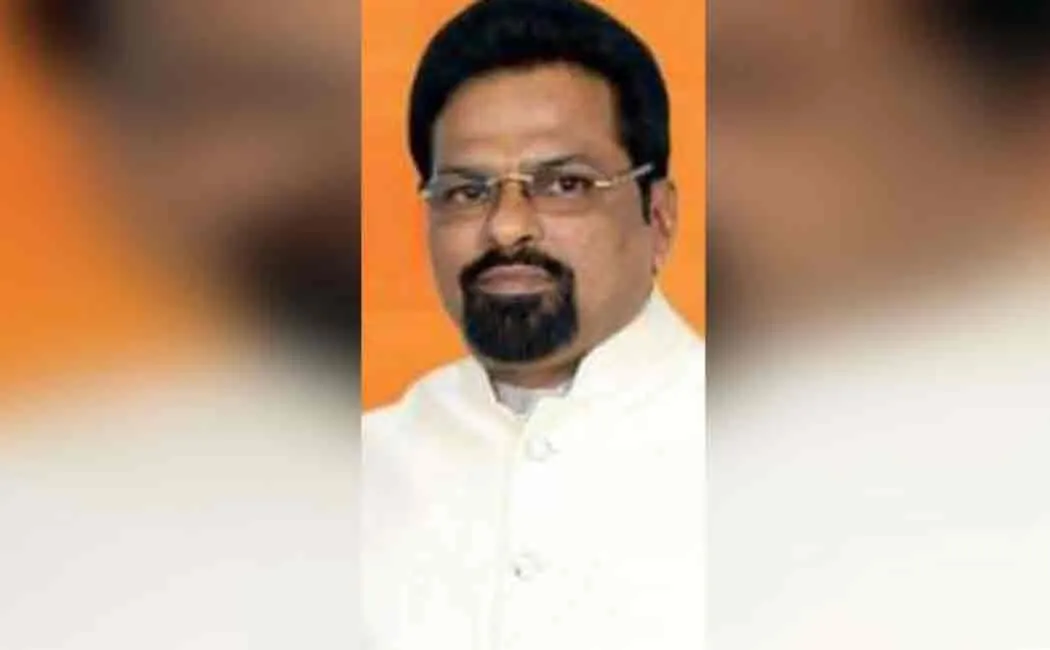shivsena leader admitted in hospital