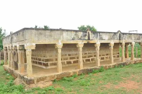 Stone halls witnessing the excavation by the Maruthupandi brothers 
