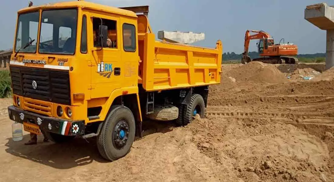  River sand theft for government work! 