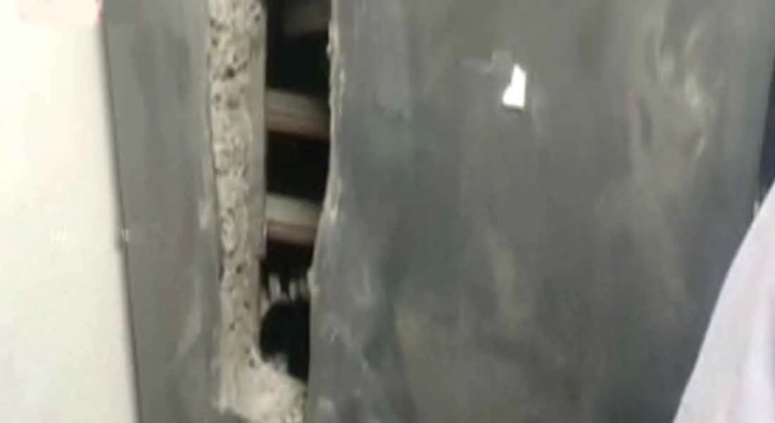  18 lakhs robbery shattered bank window in Tirupur