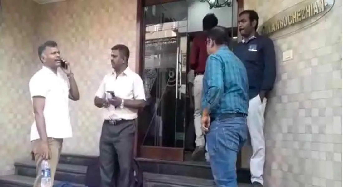  Income Tax Department raid in  producer anbuchezhiyan  Madurai Office
