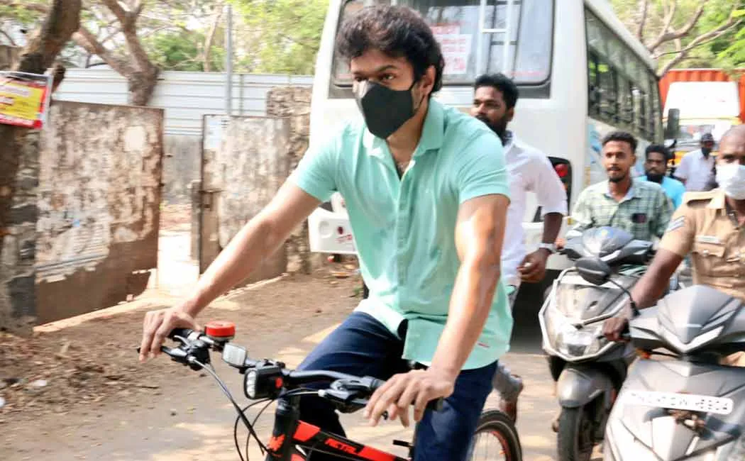 why vijay comes to polling station in cycle 