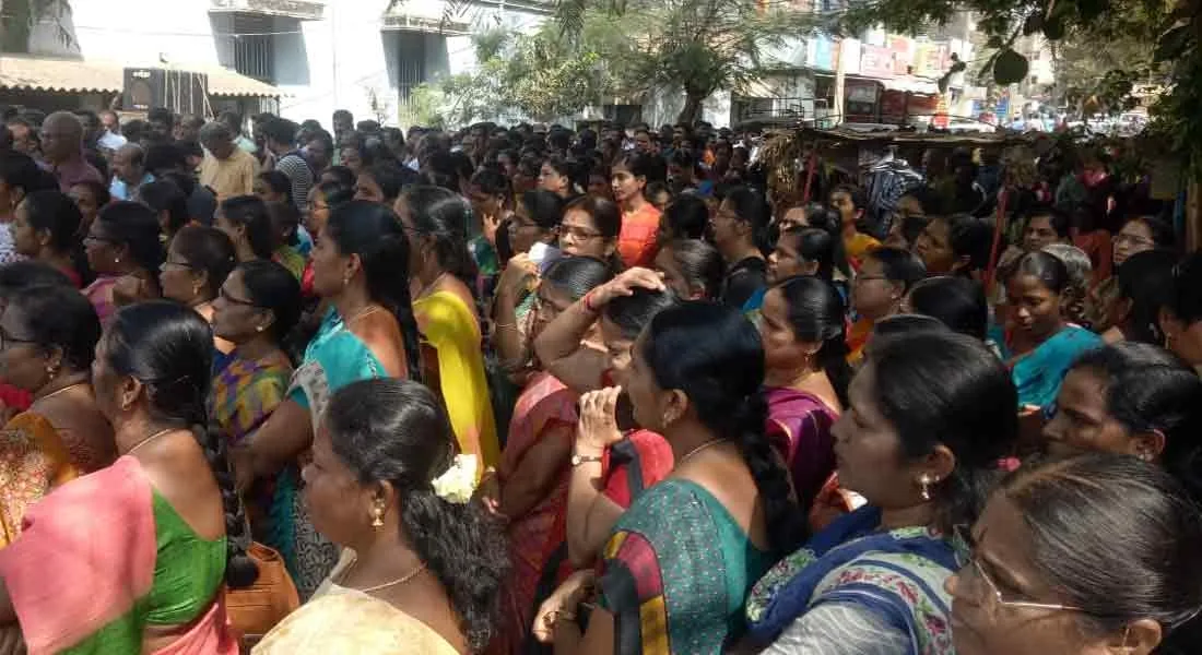 Tens of millions of people are on strike...   Multi-crore freeze...!