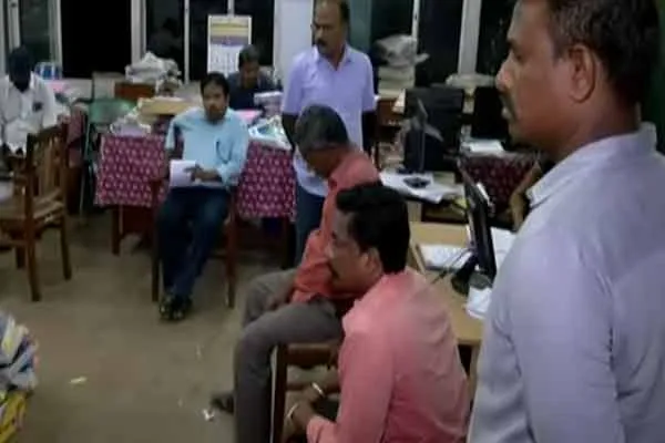 The anti-corruption department raided the collector's office