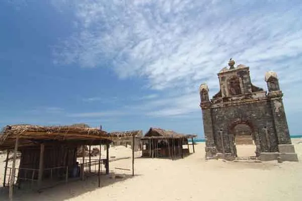 Ban for tourists to go to Dhanushkodi