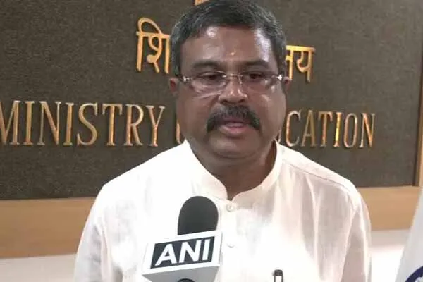 Union Minister presented 4 questions to Tamil Nadu Chief Minister