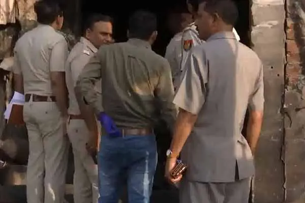 Delhi hospital incident police in action