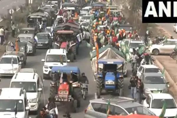 Peasants marching towards Delhi; Increasing tension