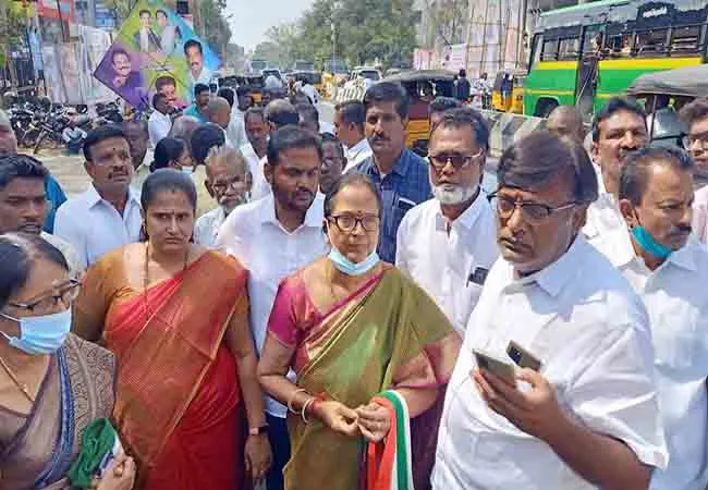 DMK for violating Chief Minister's order City officials suspended!