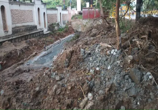 sewage water newly constructed rain damage in dharmapuri 