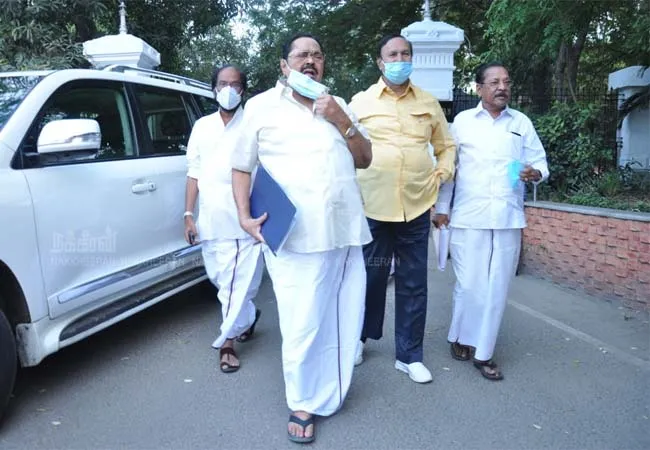 dmk leaders meet the tamilnadu governor at rajbhavn 