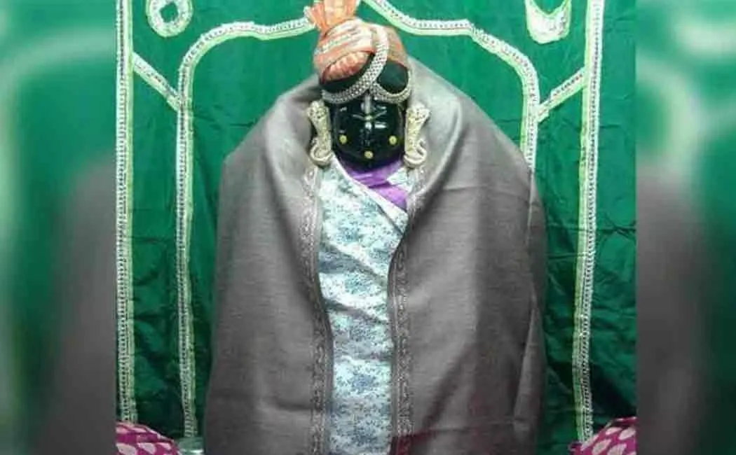 uttarpradesh temples put idols inside wollen clothes