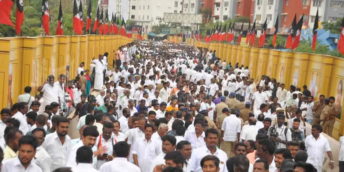 Prolonged contradiction, conflict ... AIADMK general body in the hall again !?