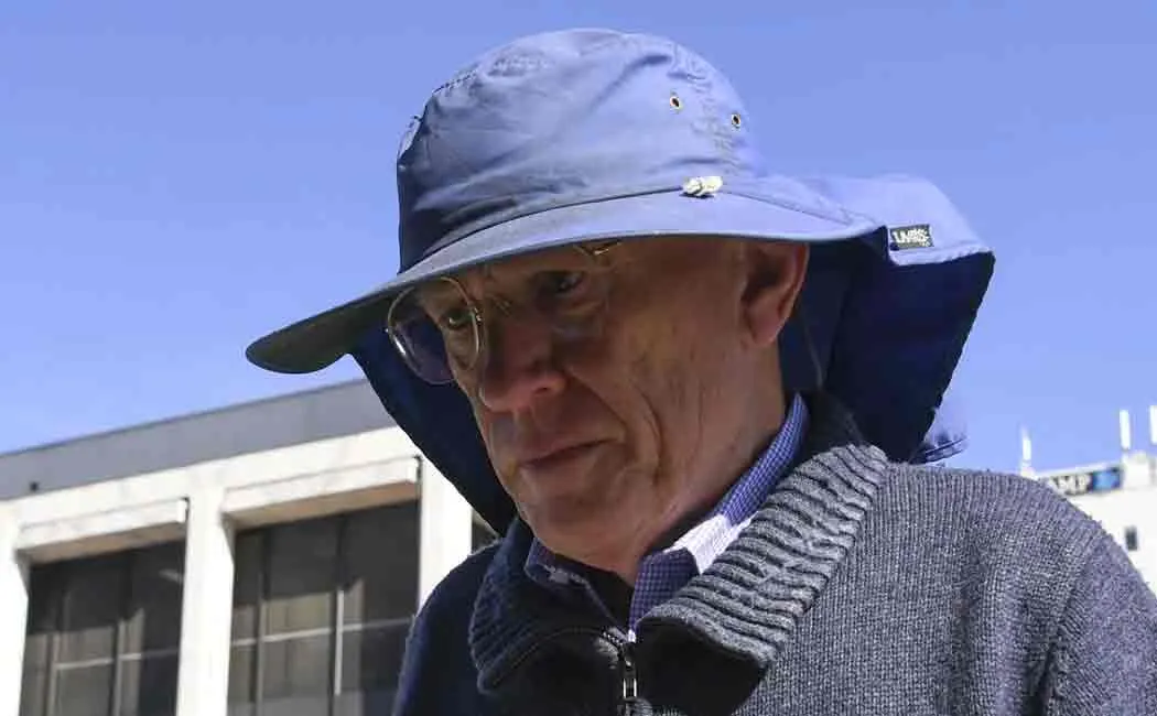 australian man gets 34 crore rupees as compensation