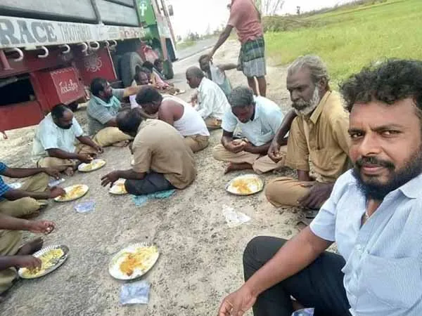 electricity board workers