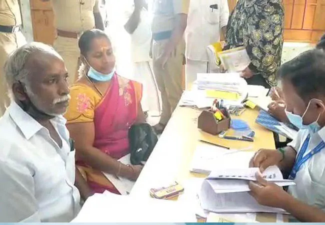 The seat was not given ... AIADMK who resigned with the cage. Administrators!